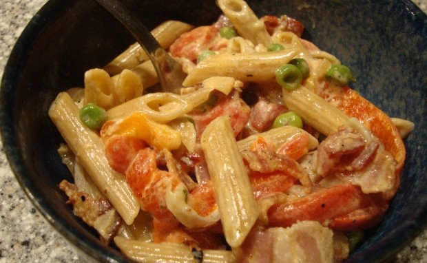 Creamy Pasta with Roasted Bell Peppers, Petit Peas and Bacon