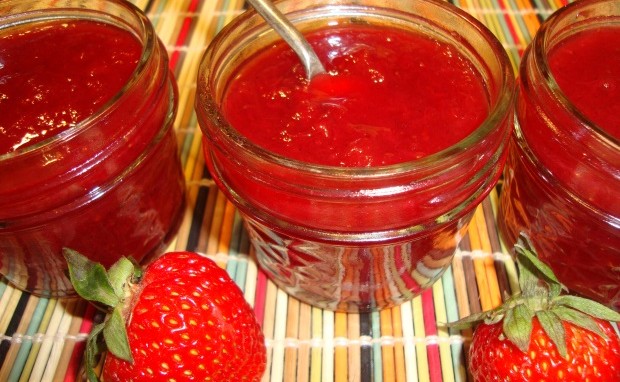 Strawberry Rhubarb and Vanilla Jam